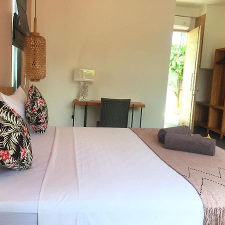 Le Chien Rouge Hotell Lovina Exteriör bild