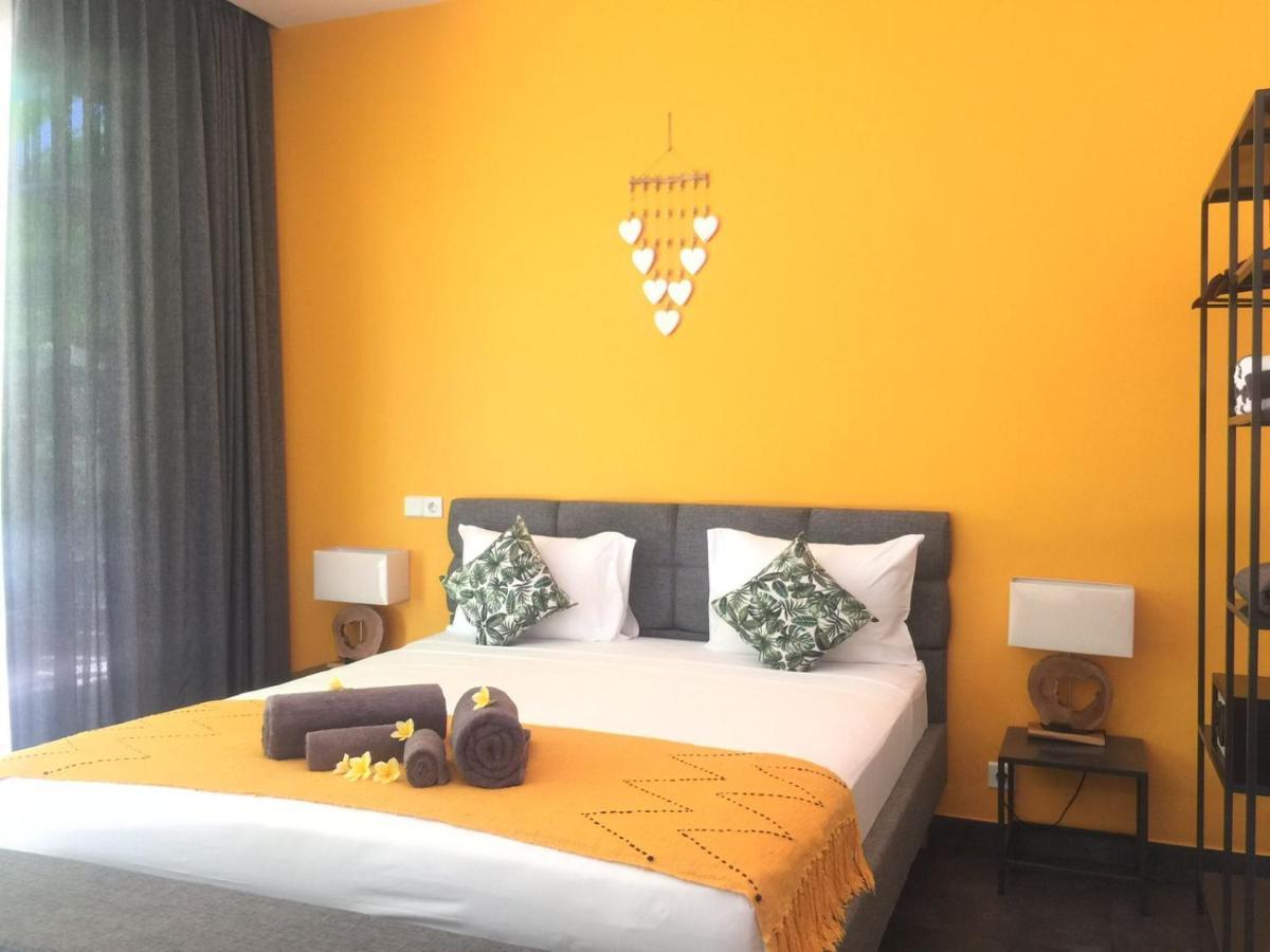 Le Chien Rouge Hotell Lovina Exteriör bild